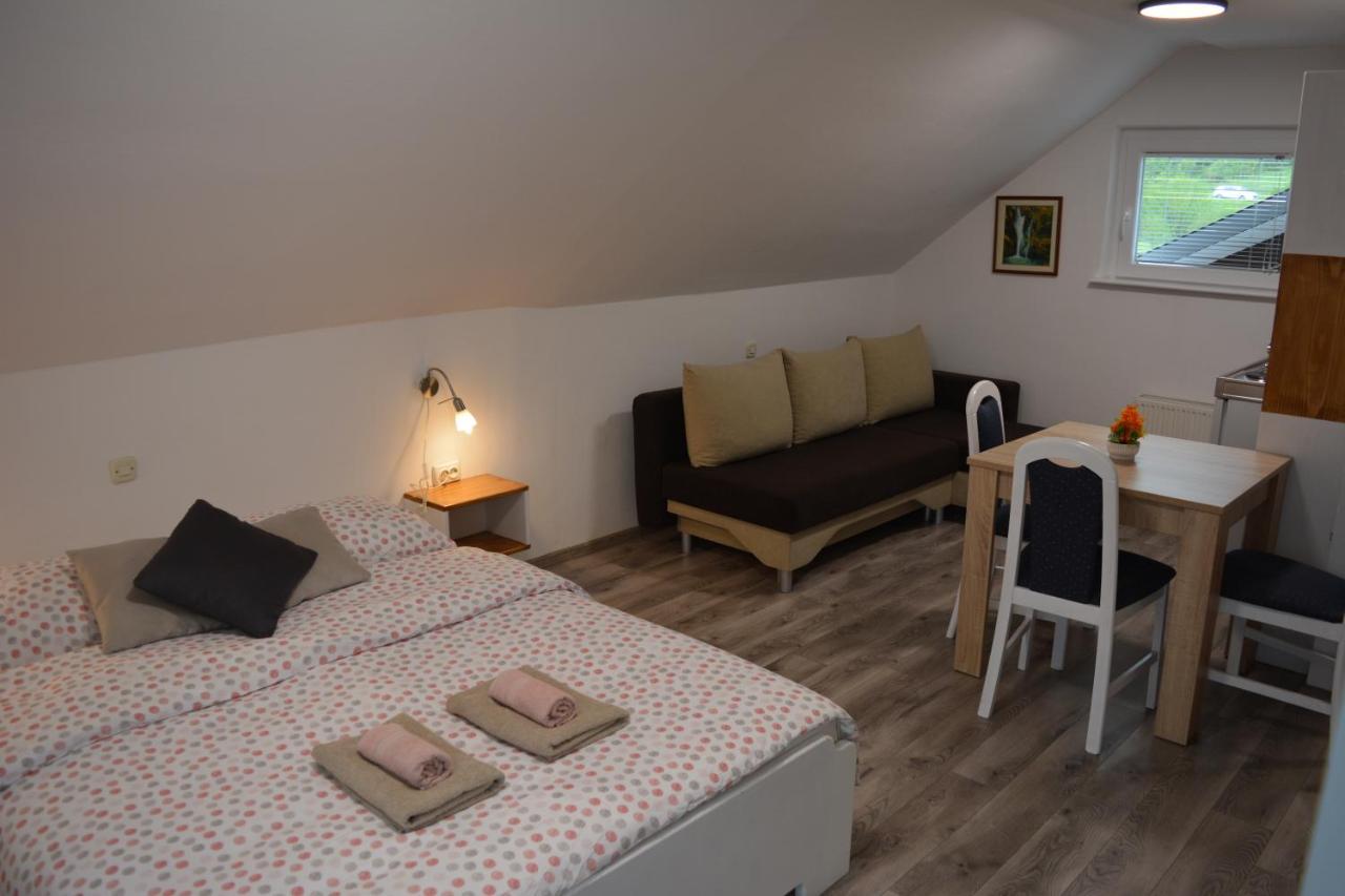 Rooms Lucijana Йезерце Екстериор снимка