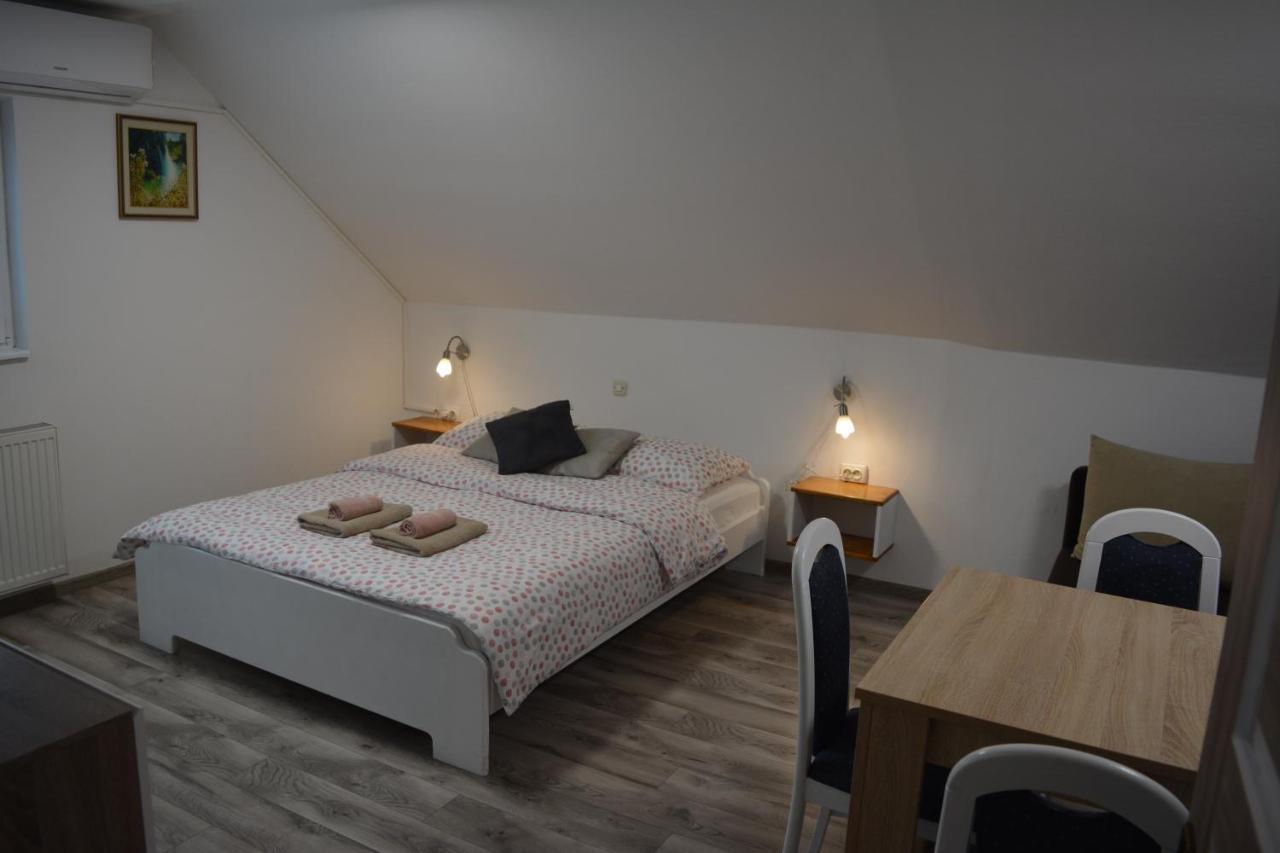 Rooms Lucijana Йезерце Екстериор снимка