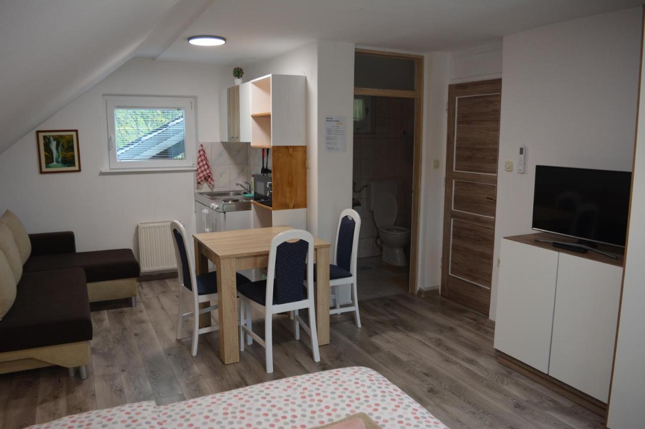 Rooms Lucijana Йезерце Екстериор снимка