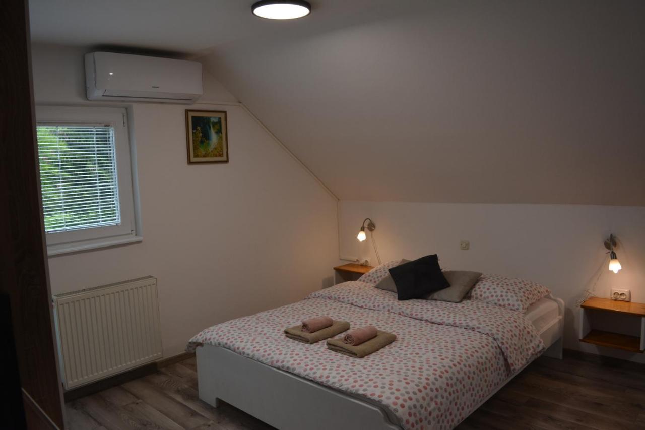 Rooms Lucijana Йезерце Екстериор снимка